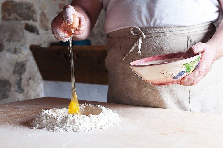 Small Group Pasta Making Class Wine Tasting in a Tuscan Castle