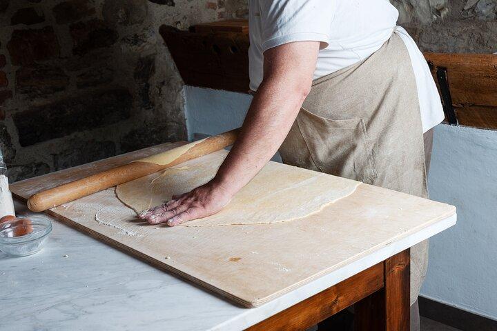 Small Group Pasta Making Class Wine Tasting in a Tuscan Castle