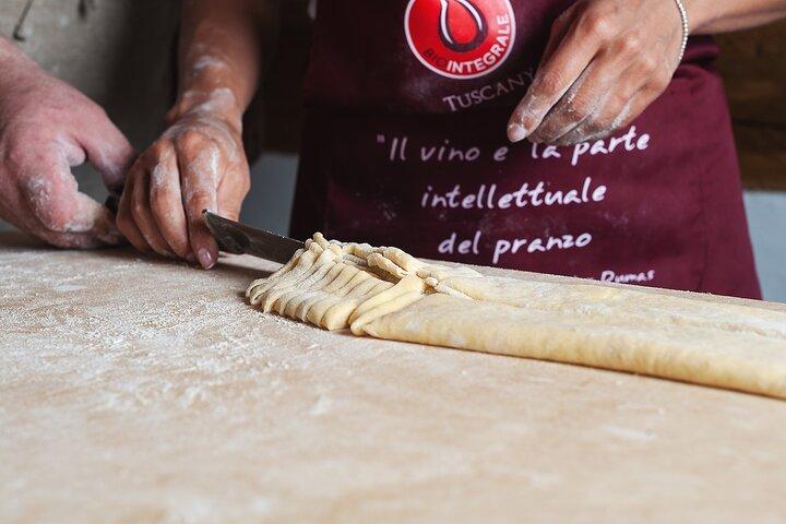 Small Group Pasta Making Class Wine Tasting in a Tuscan Castle