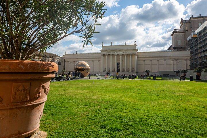Mamma Mia! Skip-the-Line Vatican & Sistine Chapel Tour w Kid-Friendly Activities