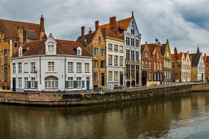 Bruges Scavenger Hunt & Highlights Self-Guided Walking Tour