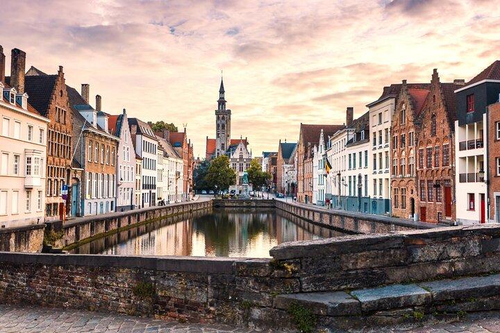 Bruges Scavenger Hunt & Highlights Self-Guided Walking Tour