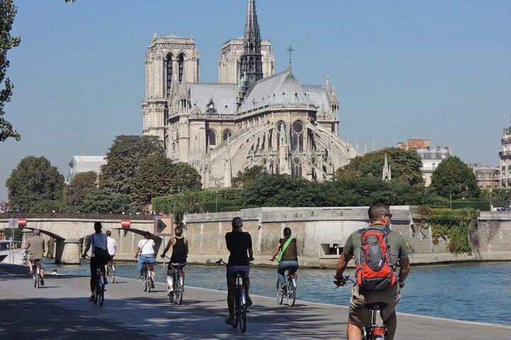 The Paris Monuments Tour