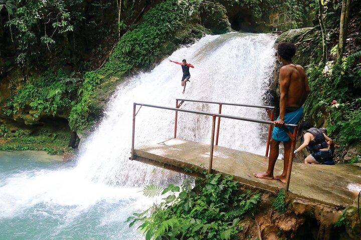 Private Combo Tour From Ocho Rios to Blue Hole and Dunn's River