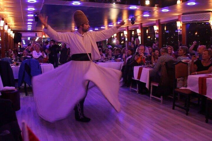 Private Dinner Cruise on the Nile in Cairo with Show
