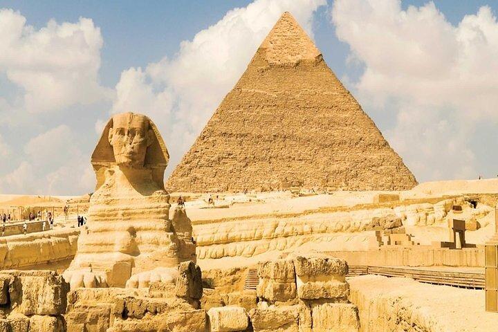 Private 4-Hour Tour: 9 Pyramids of Giza, Sphinx & Valley Temple