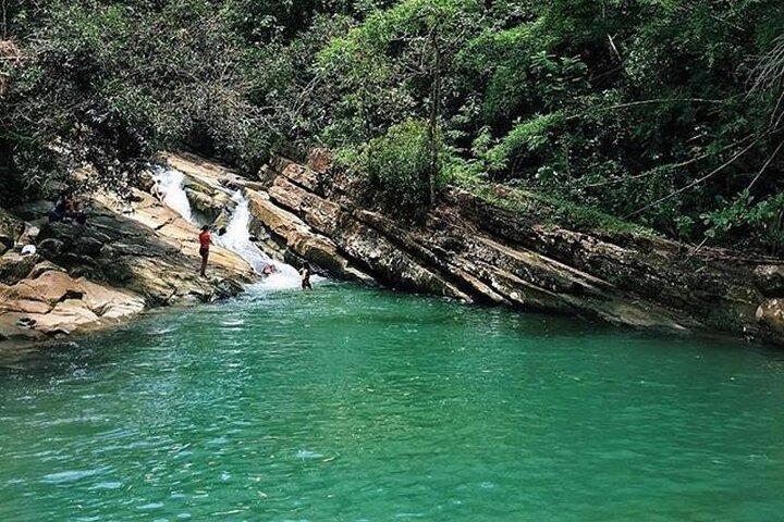 Private El Yunque Waterslides and Luquillo Beach Tour