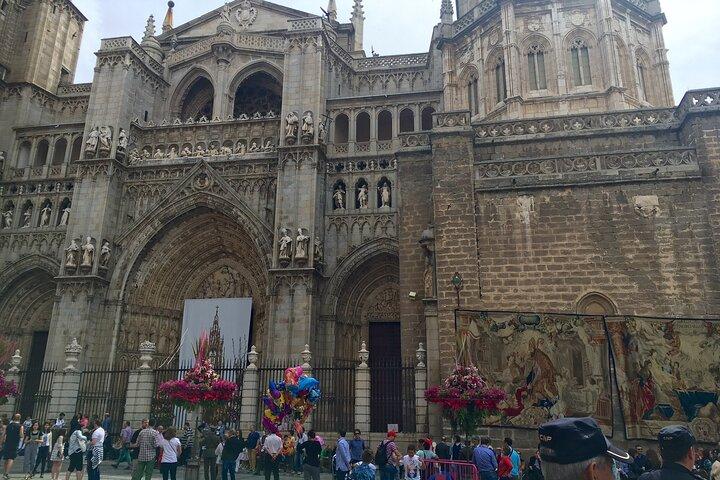 Private Full-Day Guided Tour from Madrid to Toledo in a Luxury Vehicle