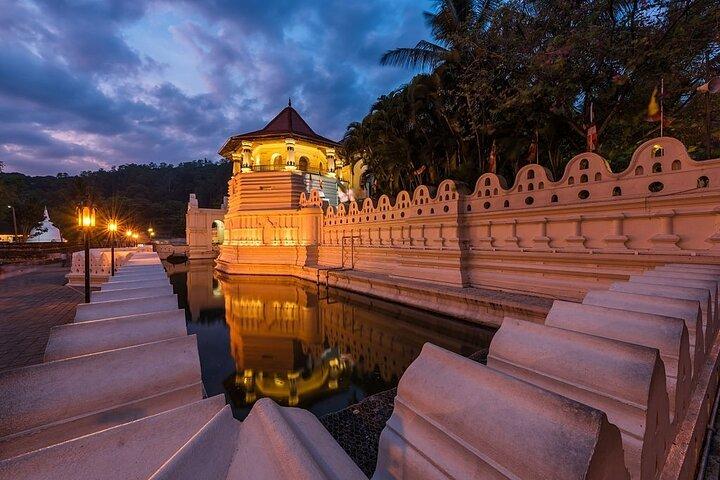 04 nights Sigiriya, Kandy & Colombo Tour in Sri Lanka