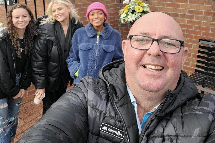Belfast Black Taxi Tour: Private Journey Through History