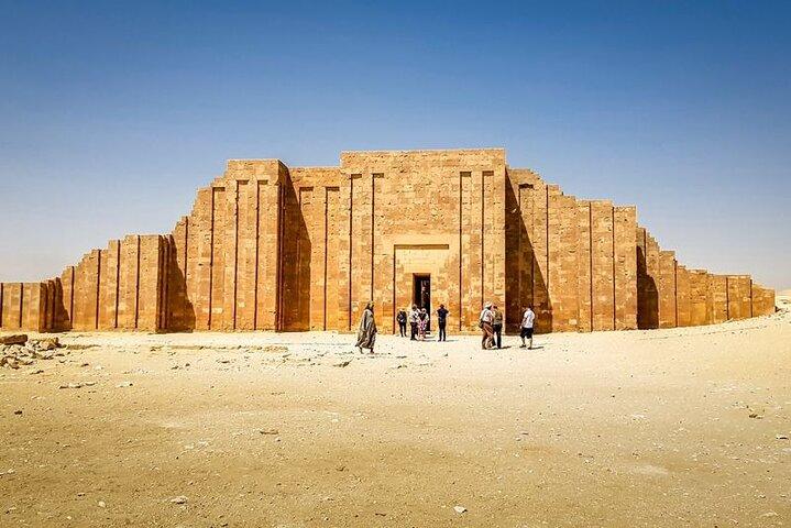 Full day tour to Giza Pyramids Memphis City and Sakkara Pyramid