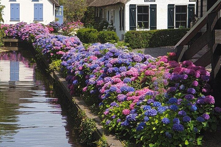 Giethoorn Day Tour w/ Boat Ride & Hotel Pickup