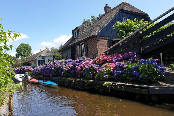 Giethoorn Day Tour w/ Boat Ride & Hotel Pickup