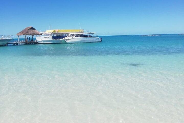 Full Day Tour to Isla Contoy and Isla Mujeres from Cancun
