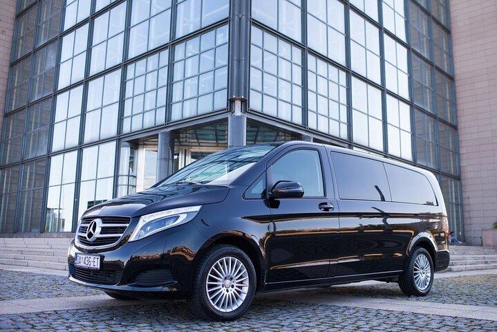 Private Transfer from Vienna to Budapest or Budapest to Vienna