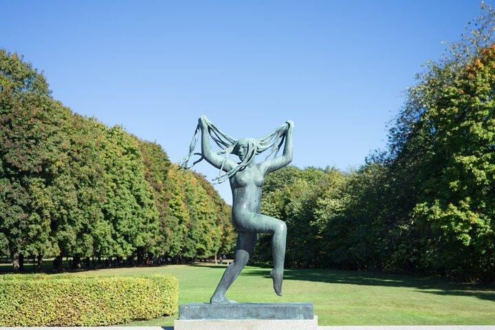 Vigeland Alien Threat in Oslo Exploration Game and Tour
