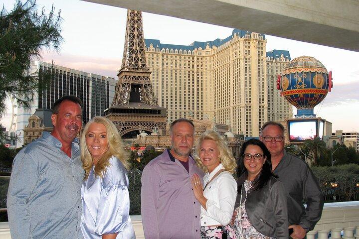 Private 2-Hour Limo Tour of Las Vegas with Champagne