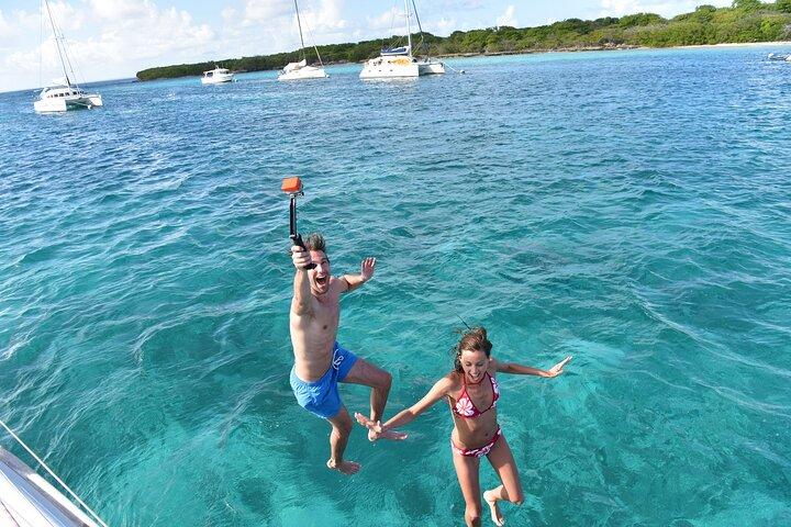 Blue cave & Hvar, 5 islands speed boat tour with unique boats from Split