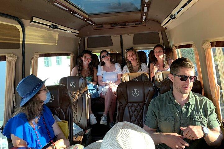 Private Santorini Half Day Highlights 4-Hour Tour & Native Driver