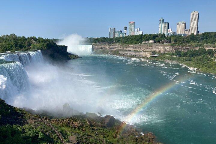 Niagara USA Guided Tour and Maid of the Mist Cruise