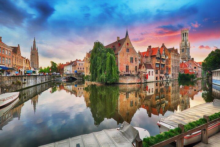 Romantic Bruges: Love Between the Canals Exploration Game