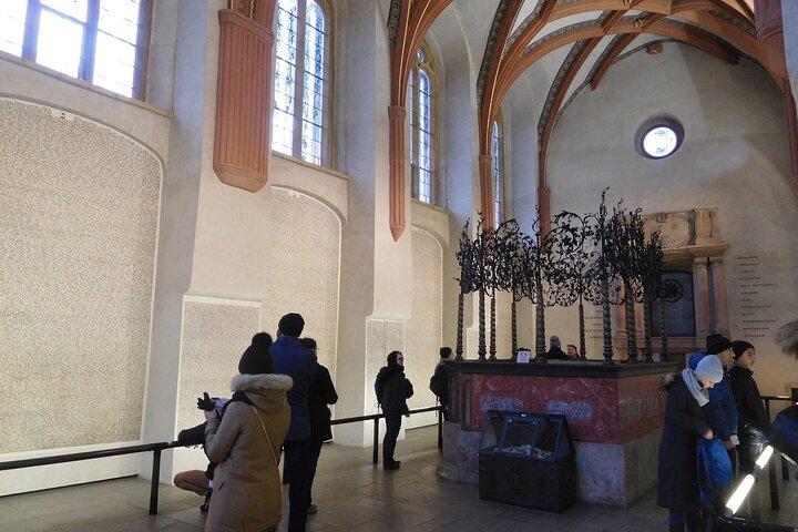 Prague Synagogues and Jewish Quarter Private Walking Tour