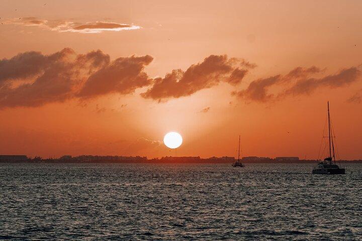 Sunset Party at Isla Mujeres! Round Transportation from Cancun