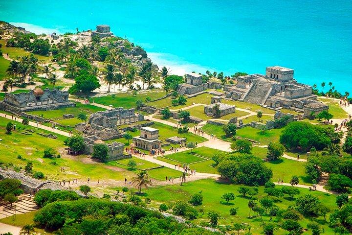 Full Day Guided Tour of Tulum and Coba, 4 places in 1 Day