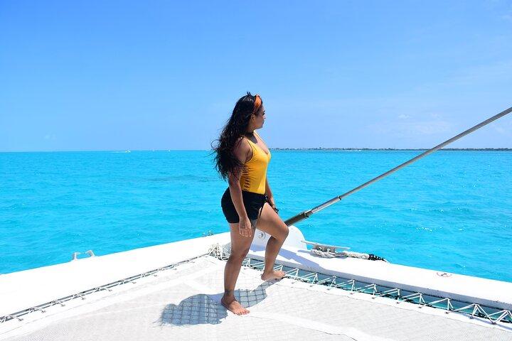 Tour Catamaran Isla Mujeres With Open Bar
