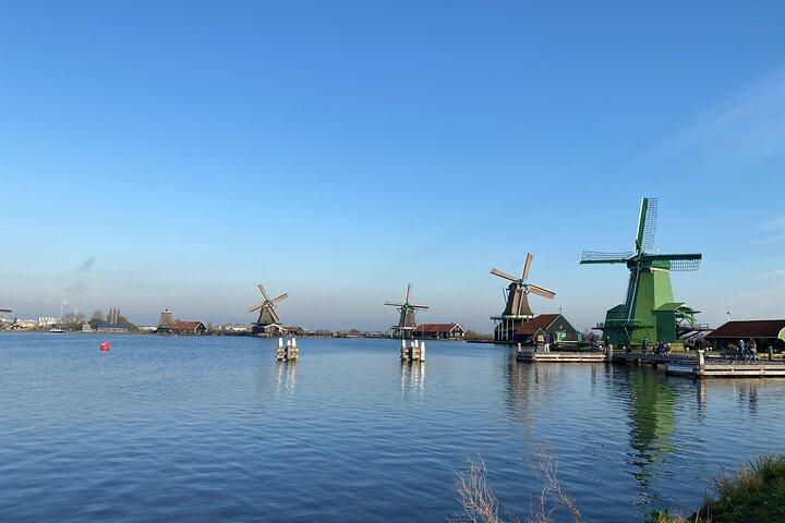 Giethoorn and Zaanse Schans Day Tour Small Group Incl. Boat Ride