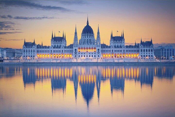Private Stag Do Tour: Fun E-Scooter Ride with Games in Budapest