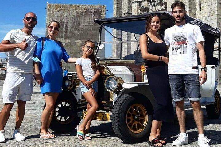 Porto: Private Tour of the Historic City in a Classic Ford T