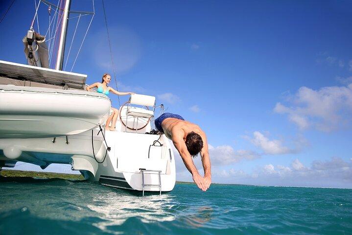 Incredible Party in Catamaran + Open Bar - Only Adults!