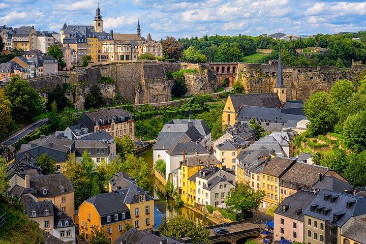 Luxembourg City Romantic Game: Walking Tour & Scavenger Hunt