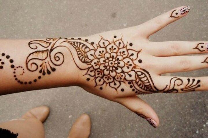 Traditional HENNA ART TATTOO with a local Amazigh henna artist