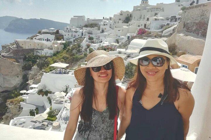 Private Oia Panoramic Scenes: Embrace the most picturesque village of Santorini!