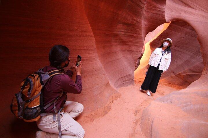 Lower Antelope Canyon Hiking Tour