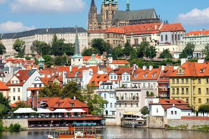 Visit Prague Castle & Lobkowicz Palace: Private Half-Day Tour