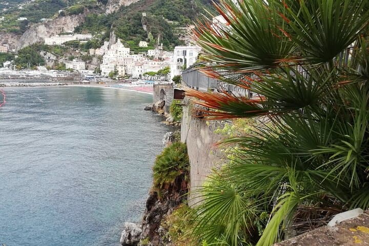 Private transfer from Napoli to Sorrento with stopover in Pompeii ruins
