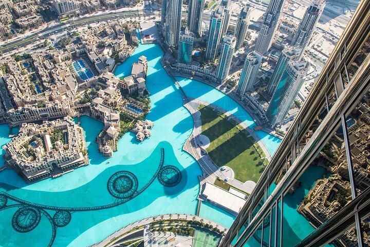 Burj Khalifa And Dubai Mall Aquarium Tickets With Transfer