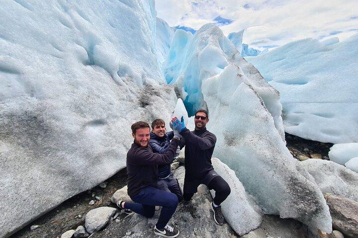 Blue Safari: Perito Moreno Glacier with Hiking and Navigation
