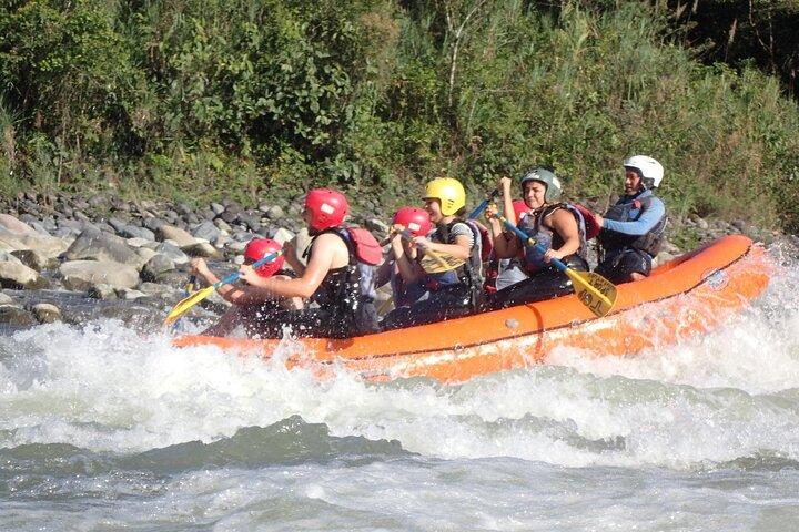 Extreme Rafting in Baños Ecuador Level III & IV +