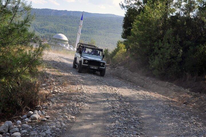 Alanya Taurus Mountains Jeep Safari & Lunch at Dimcay River