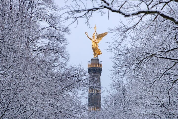 Brandenburg Gate and Berlin Off the Beaten Path Walking Tour