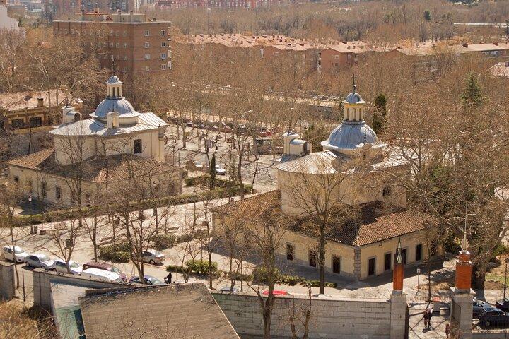Tuk Tuk Tour Madrid 90 mins