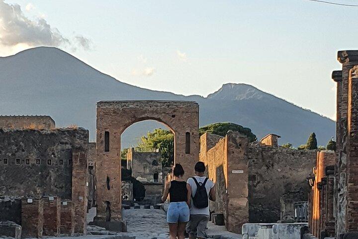 Pompeii tour at sunset time - A visit away from the crowds