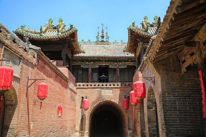 Pingyao Day Tour: Wang Family Mansion and Zhangbi Ancient Castle