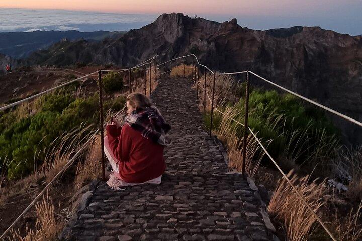 Sunrise in Areeiro Peak