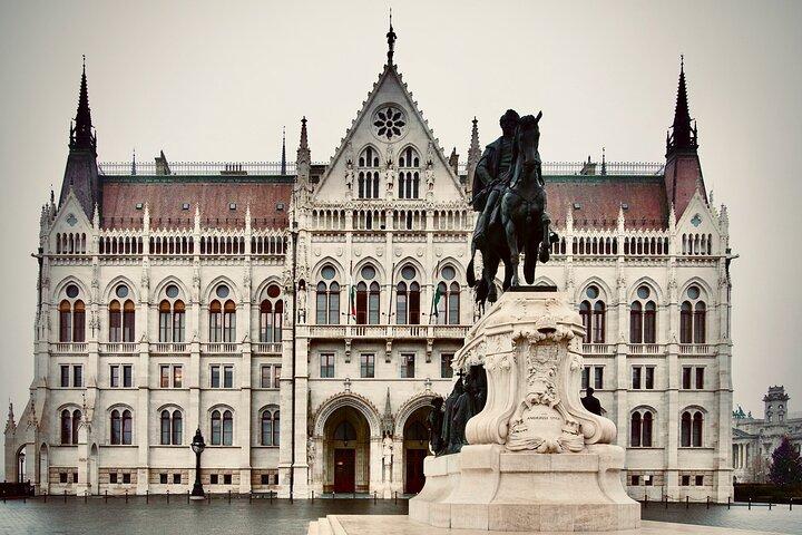 Capital Budapest - Half Day Private Tour (4hr)