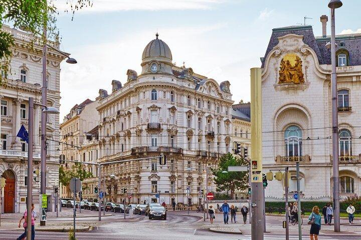 Vienna: Freud, Mozart & Beethoven Exploration Game